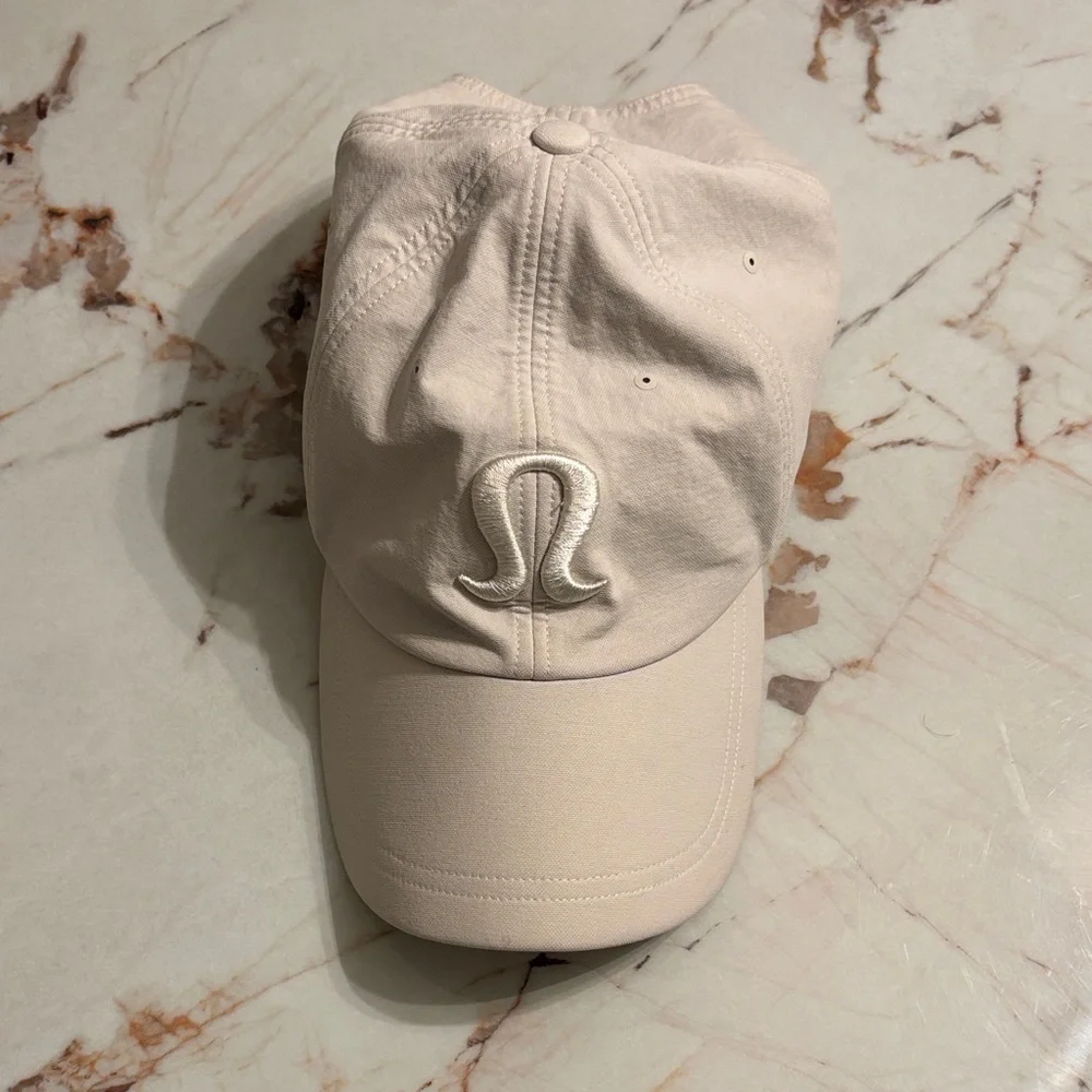lululemon athletica Cream Hat - Picture 1 of 3